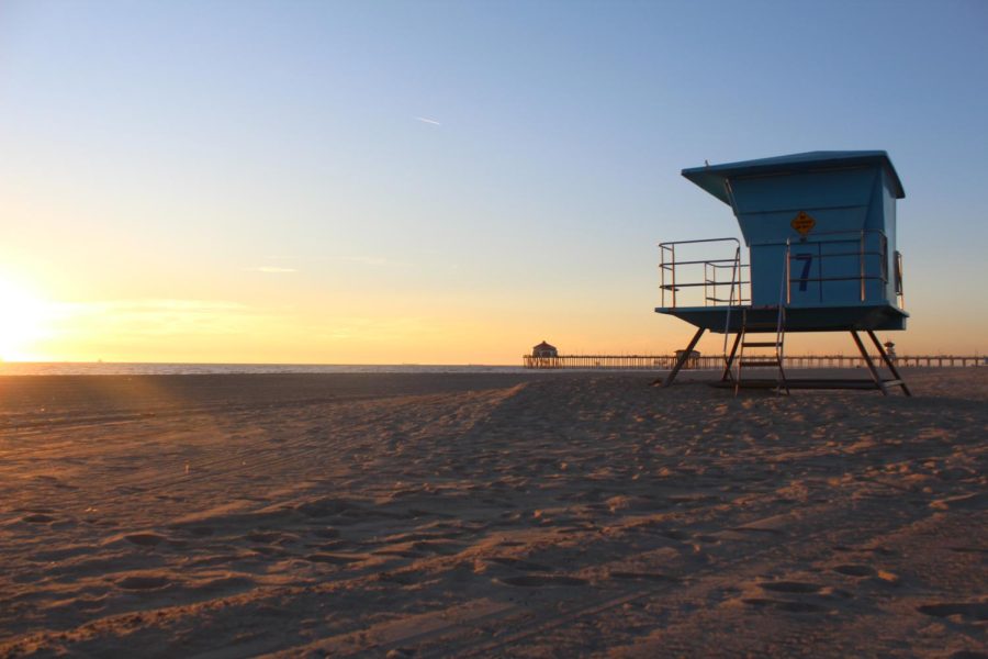 A picture of Tower 7 at Huntington beachs city beach. (Photography by: Charli Nguyen)