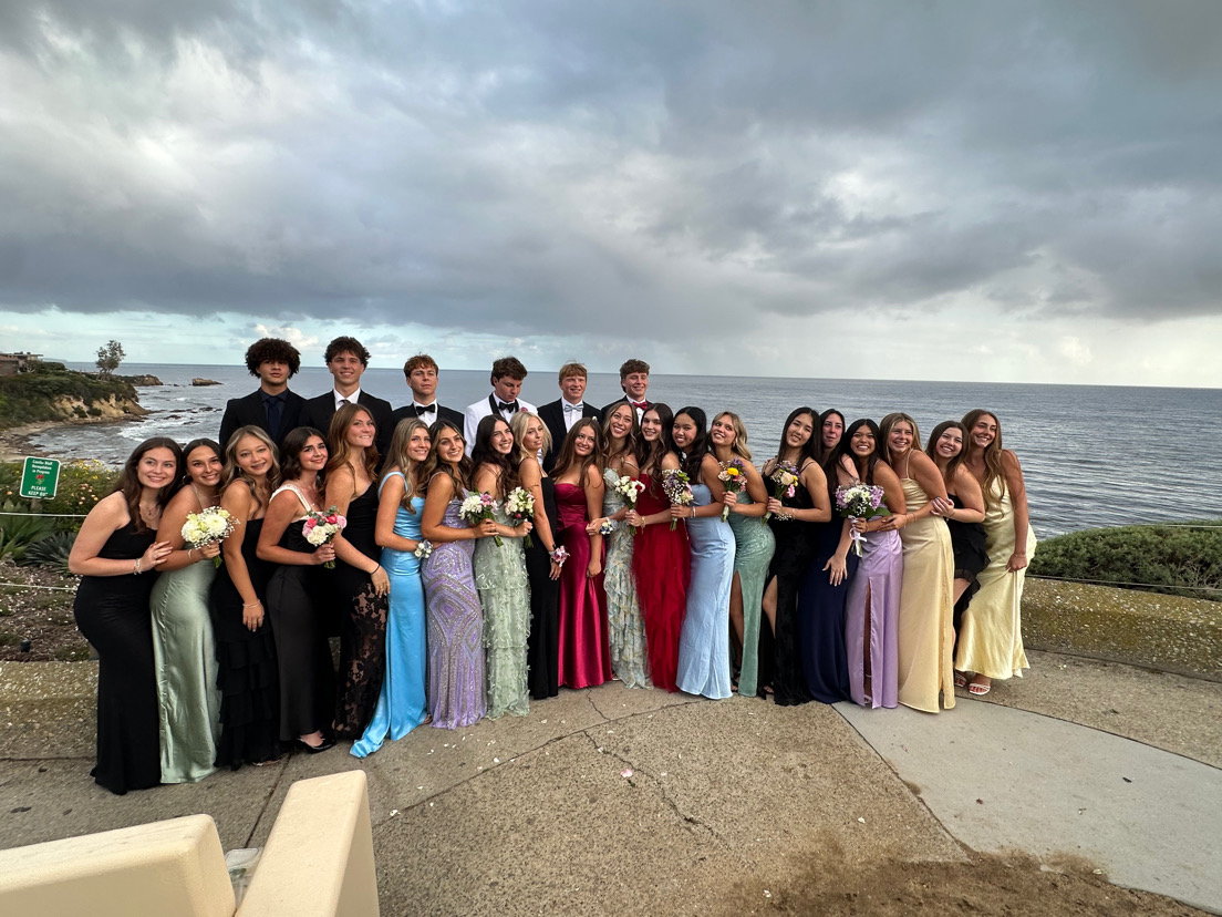 Before prom Maia Dadakis's friend group got together to take pictures.